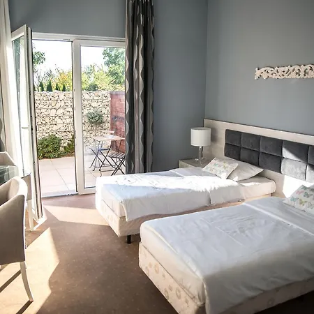 Legnicki & Restauracja Hotel 3*