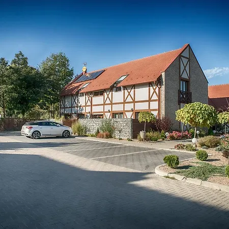 Legnicki & Restauracja Hotel 3*