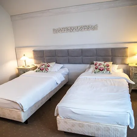 Legnicki & Restauracja Hotel 3*